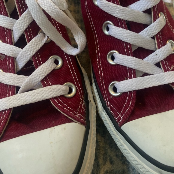 Converse - Picture 2 of 4